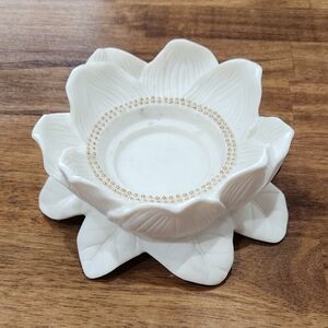 Partylite Magnolia White Lotus Blossom Candle Holder